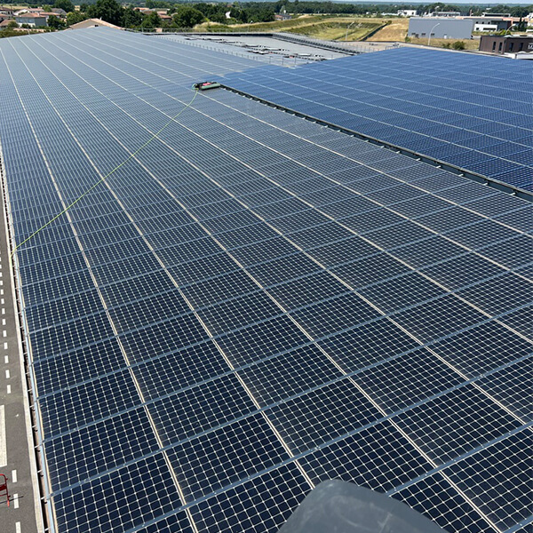 Allowash Nettoyage des panneaux photovoltaïque toiture ombrière et centrale au sol Pleudihen sur Rance Bretagne Cotes d'Armor Représenter dans le monde -Nettoyage de 12583 m² industriel